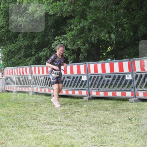 21.06.2025 - 27. Vierlanden-Triathlon KatJ http://msf.ph/oto/8052895 15.06.2025 12:12:35 Ziel 531 meine-sportfotos.de