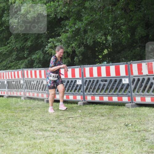 21.06.2025 - 27. Vierlanden-Triathlon KatJ http://msf.ph/oto/8052897 15.06.2025 12:12:35 Ziel 531 meine-sportfotos.de