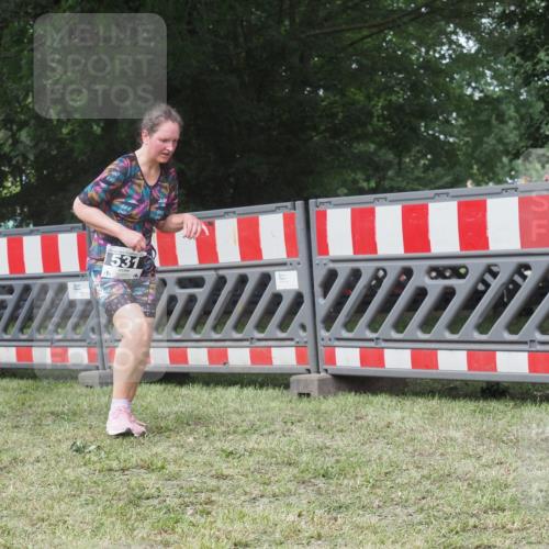 21.06.2025 - 27. Vierlanden-Triathlon KatJ http://msf.ph/oto/8052912 15.06.2025 12:12:37 Ziel 531 meine-sportfotos.de