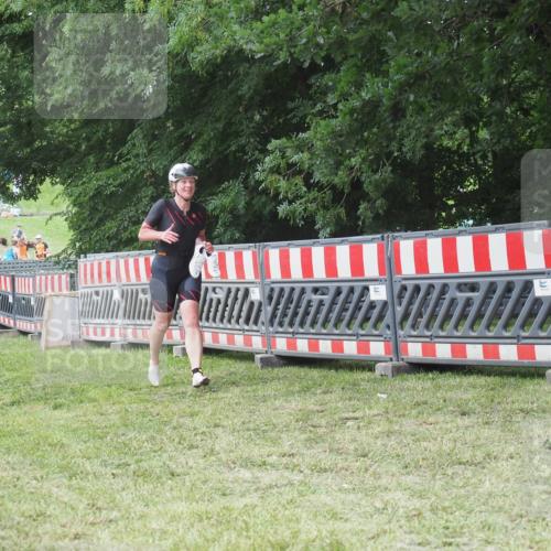 21.06.2025 - 27. Vierlanden-Triathlon KatJ http://msf.ph/oto/8052933 15.06.2025 12:13:00 Ziel 252 meine-sportfotos.de