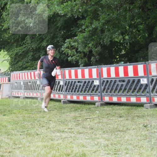 21.06.2025 - 27. Vierlanden-Triathlon KatJ http://msf.ph/oto/8052938 15.06.2025 12:13:01 Ziel 252 meine-sportfotos.de