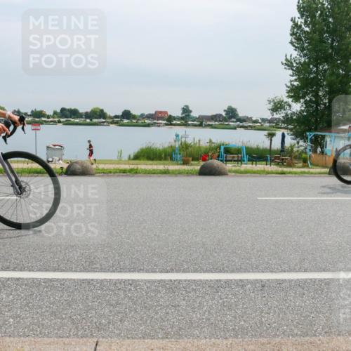 15.06.2025 - 27. Vierlanden-Triathlon H.Heesch http://msf.ph/oto/8052941 15.06.2025 11:02:41 Radfahren 522, 529, 735, 771 meine-sportfotos.de