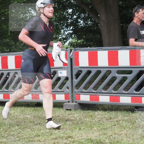 21.06.2025 - 27. Vierlanden-Triathlon KatJ http://msf.ph/oto/8052972 15.06.2025 12:13:03 Ziel 252 meine-sportfotos.de