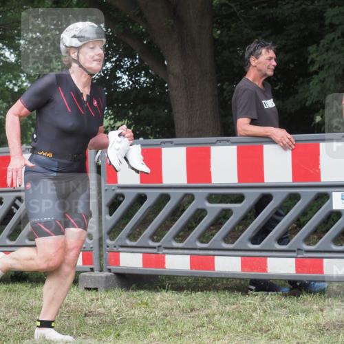 21.06.2025 - 27. Vierlanden-Triathlon KatJ http://msf.ph/oto/8052974 15.06.2025 12:13:03 Ziel 252 meine-sportfotos.de