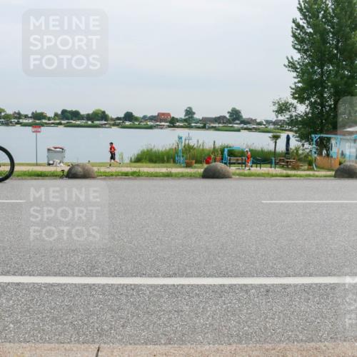 15.06.2025 - 27. Vierlanden-Triathlon H.Heesch http://msf.ph/oto/8053049 15.06.2025 11:03:36 Radfahren 159, 210, 715 meine-sportfotos.de