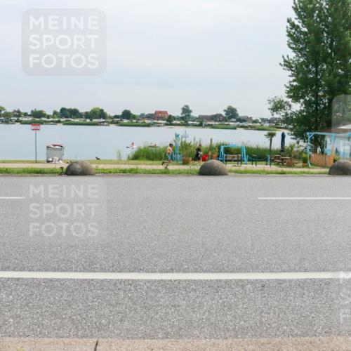 15.06.2025 - 27. Vierlanden-Triathlon H.Heesch http://msf.ph/oto/8053071 15.06.2025 11:03:54 Radfahren 35, 51, 536, 656 meine-sportfotos.de