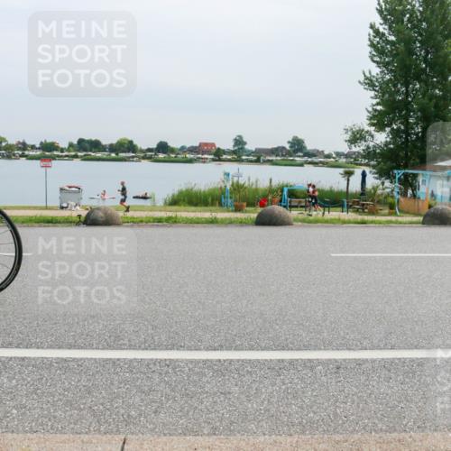 15.06.2025 - 27. Vierlanden-Triathlon H.Heesch http://msf.ph/oto/8053118 15.06.2025 11:04:31 Radfahren 466, 568, 755 meine-sportfotos.de