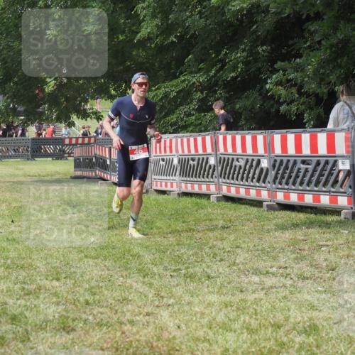 21.06.2025 - 27. Vierlanden-Triathlon KatJ http://msf.ph/oto/8053176 15.06.2025 12:19:36 Ziel 46 meine-sportfotos.de
