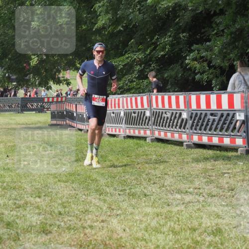 21.06.2025 - 27. Vierlanden-Triathlon KatJ http://msf.ph/oto/8053177 15.06.2025 12:19:36 Ziel 46 meine-sportfotos.de