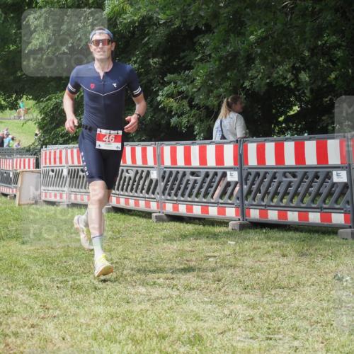 21.06.2025 - 27. Vierlanden-Triathlon KatJ http://msf.ph/oto/8053179 15.06.2025 12:19:37 Ziel 46 meine-sportfotos.de