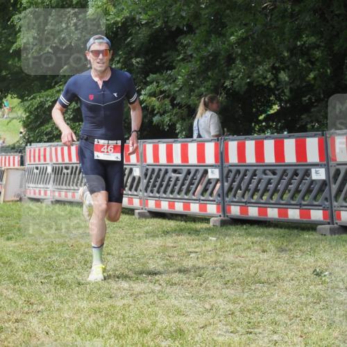 21.06.2025 - 27. Vierlanden-Triathlon KatJ http://msf.ph/oto/8053180 15.06.2025 12:19:37 Ziel 46 meine-sportfotos.de