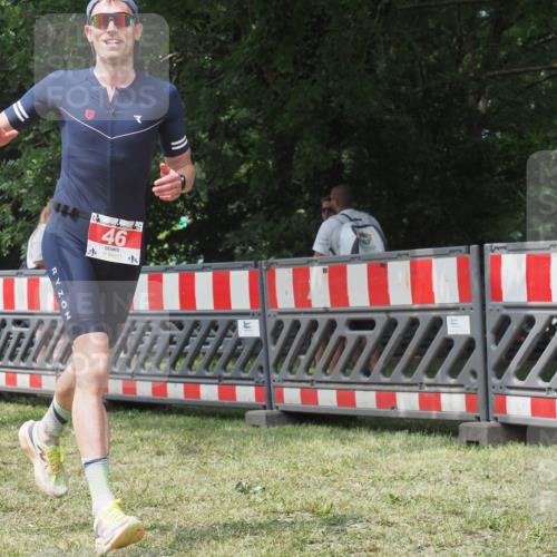 21.06.2025 - 27. Vierlanden-Triathlon KatJ http://msf.ph/oto/8053185 15.06.2025 12:19:37 Ziel 46 meine-sportfotos.de