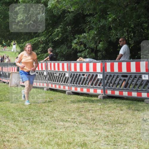 21.06.2025 - 27. Vierlanden-Triathlon KatJ http://msf.ph/oto/8053192 15.06.2025 12:20:05 Ziel 498 meine-sportfotos.de