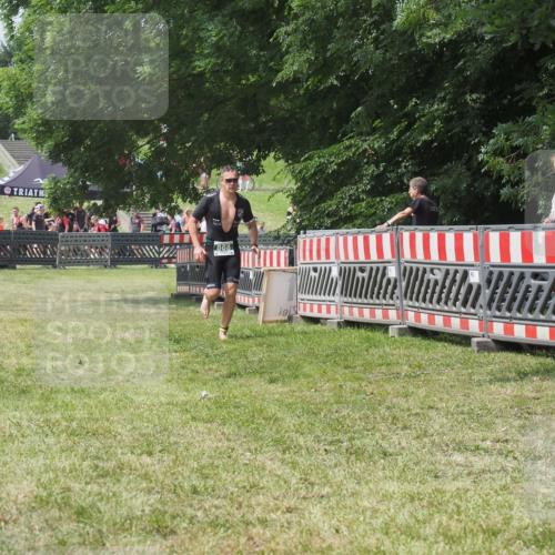 21.06.2025 - 27. Vierlanden-Triathlon KatJ http://msf.ph/oto/8053225 15.06.2025 12:20:51 Ziel 868 meine-sportfotos.de