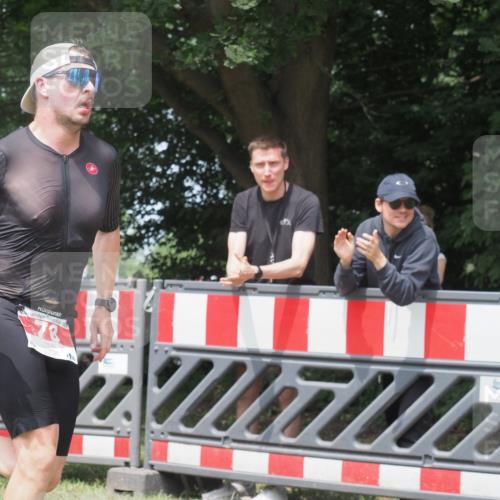 21.06.2025 - 27. Vierlanden-Triathlon KatJ http://msf.ph/oto/8053254 15.06.2025 12:21:06 Ziel 78, 120 meine-sportfotos.de