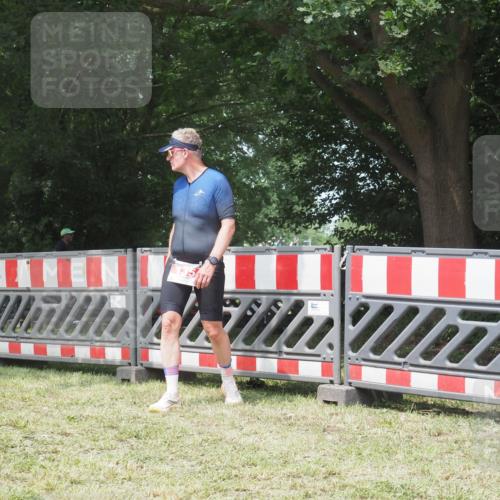 21.06.2025 - 27. Vierlanden-Triathlon KatJ http://msf.ph/oto/8053268 15.06.2025 12:23:07 Ziel  meine-sportfotos.de