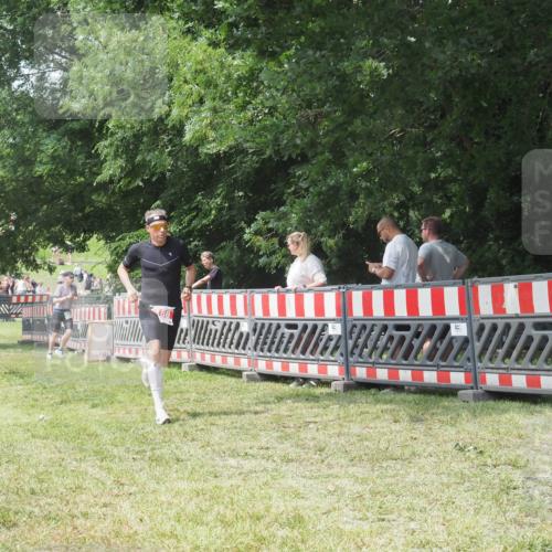 21.06.2025 - 27. Vierlanden-Triathlon KatJ http://msf.ph/oto/8053276 15.06.2025 12:23:19 Ziel 168 meine-sportfotos.de