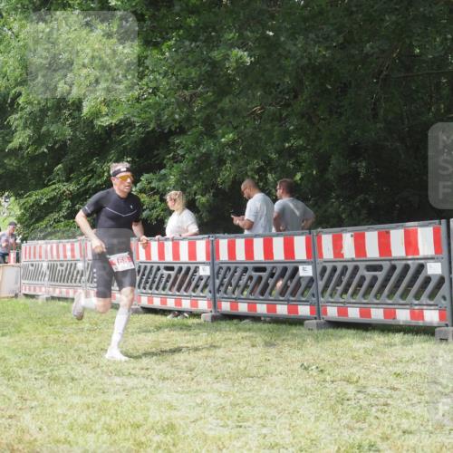 21.06.2025 - 27. Vierlanden-Triathlon KatJ http://msf.ph/oto/8053279 15.06.2025 12:23:20 Ziel 168 meine-sportfotos.de