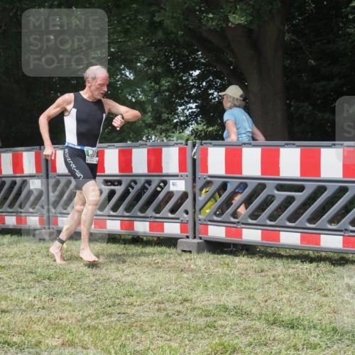 21.06.2025 - 27. Vierlanden-Triathlon KatJ http://msf.ph/oto/8053302 15.06.2025 12:24:43 Ziel 17, 866 meine-sportfotos.de