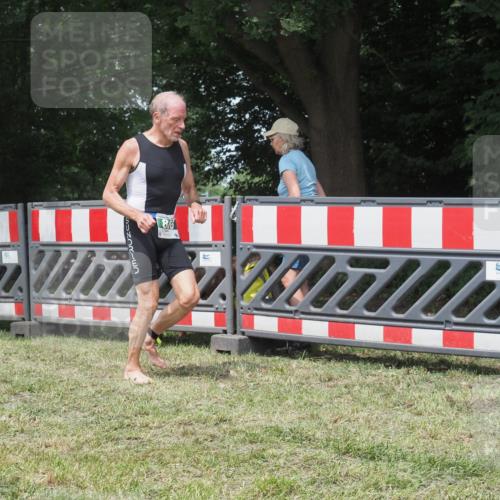21.06.2025 - 27. Vierlanden-Triathlon KatJ http://msf.ph/oto/8053304 15.06.2025 12:24:43 Ziel 17, 866 meine-sportfotos.de