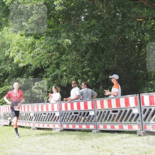 15.06.2025 - 27. Vierlanden-Triathlon KatJ http://msf.ph/oto/8053338 15.06.2025 12:27:19 Ziel 80 meine-sportfotos.de