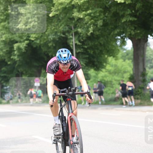 15.06.2025 - 7 Türme Triathlon Yannick Fuchs http://msf.ph/oto/8053350 15.06.2025 13:40:41 Radfahren  meine-sportfotos.de