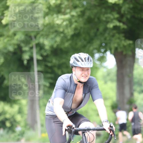 15.06.2025 - 7 Türme Triathlon Yannick Fuchs http://msf.ph/oto/8053386 15.06.2025 13:41:08 Radfahren  meine-sportfotos.de