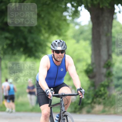 15.06.2025 - 7 Türme Triathlon Yannick Fuchs http://msf.ph/oto/8053485 15.06.2025 13:42:39 Radfahren  meine-sportfotos.de