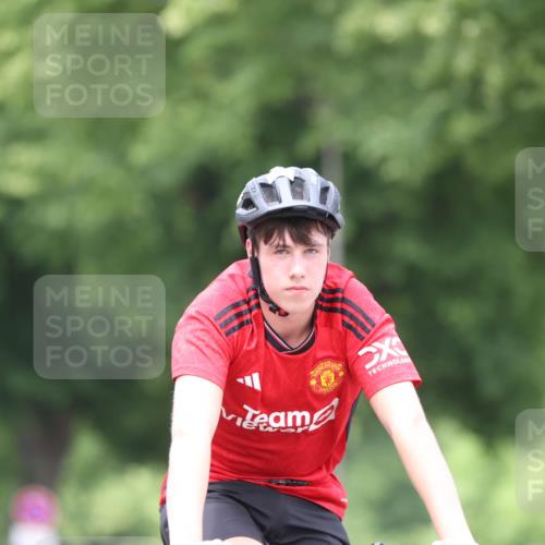 15.06.2025 - 7 Türme Triathlon Yannick Fuchs http://msf.ph/oto/8053541 15.06.2025 13:43:25 Radfahren  meine-sportfotos.de