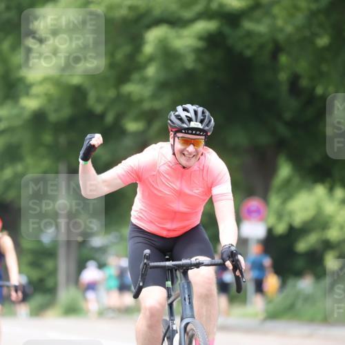 15.06.2025 - 7 Türme Triathlon Yannick Fuchs http://msf.ph/oto/8053545 15.06.2025 13:43:29 Radfahren  meine-sportfotos.de