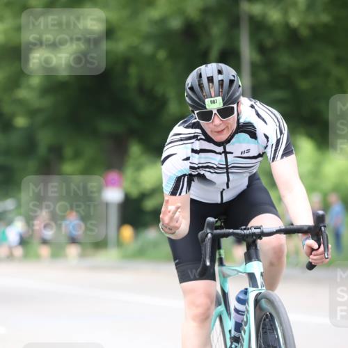 15.06.2025 - 7 Türme Triathlon Yannick Fuchs http://msf.ph/oto/8053554 15.06.2025 13:43:32 Radfahren 987 meine-sportfotos.de