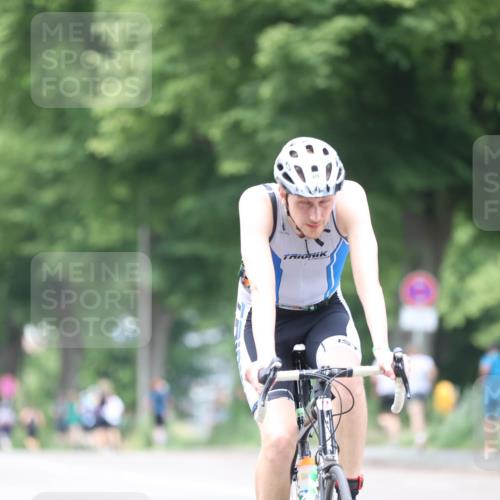 15.06.2025 - 7 Türme Triathlon Yannick Fuchs http://msf.ph/oto/8053572 15.06.2025 13:43:41 Radfahren  meine-sportfotos.de