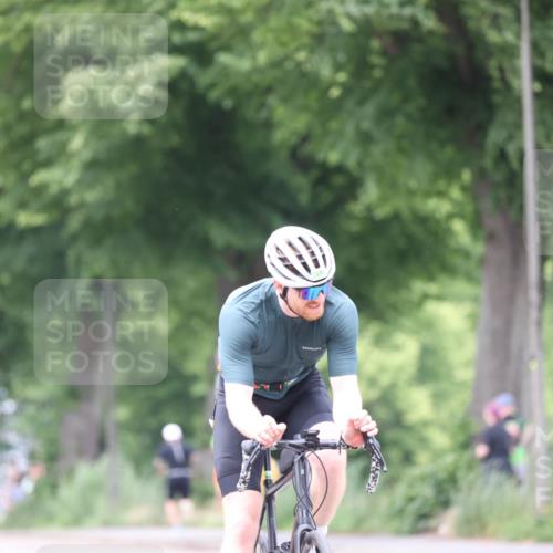 15.06.2025 - 7 Türme Triathlon Yannick Fuchs http://msf.ph/oto/8053603 15.06.2025 13:44:01 Radfahren  meine-sportfotos.de