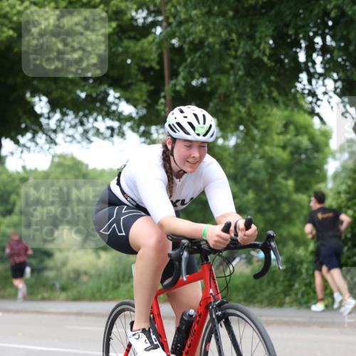 15.06.2025 - 7 Türme Triathlon Yannick Fuchs http://msf.ph/oto/8053712 15.06.2025 13:45:26 Radfahren  meine-sportfotos.de