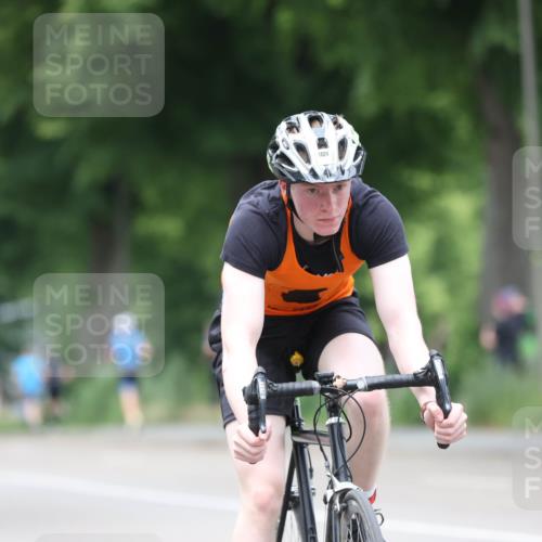 15.06.2025 - 7 Türme Triathlon Yannick Fuchs http://msf.ph/oto/8053770 15.06.2025 13:46:14 Radfahren 1129 meine-sportfotos.de