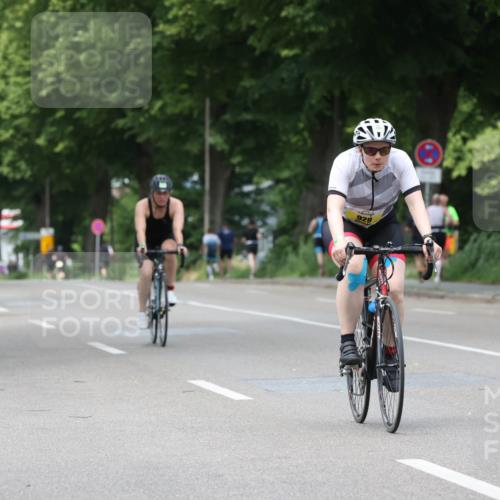 15.06.2025 - 7 Türme Triathlon Yannick Fuchs http://msf.ph/oto/8053858 15.06.2025 13:46:58 Radfahren 929 meine-sportfotos.de