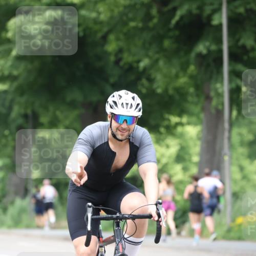 15.06.2025 - 7 Türme Triathlon Yannick Fuchs http://msf.ph/oto/8053867 15.06.2025 13:47:01 Radfahren  meine-sportfotos.de