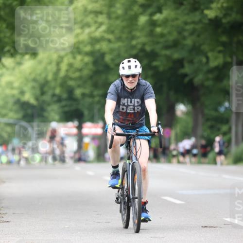 15.06.2025 - 7 Türme Triathlon Yannick Fuchs http://msf.ph/oto/8054311 15.06.2025 13:51:41 Radfahren  meine-sportfotos.de