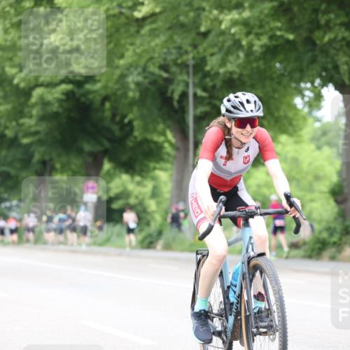 15.06.2025 - 7 Türme Triathlon Yannick Fuchs http://msf.ph/oto/8054339 15.06.2025 13:51:56 Radfahren  meine-sportfotos.de