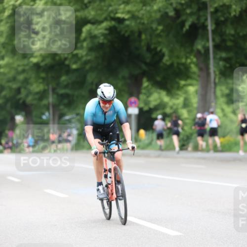 15.06.2025 - 7 Türme Triathlon Yannick Fuchs http://msf.ph/oto/8054487 15.06.2025 13:53:24 Radfahren  meine-sportfotos.de