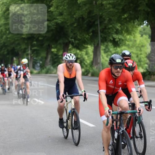 15.06.2025 - 7 Türme Triathlon Yannick Fuchs http://msf.ph/oto/8055052 15.06.2025 09:48:37 Radfahren 71, 73 meine-sportfotos.de