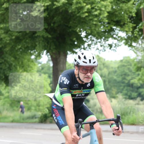 15.06.2025 - 7 Türme Triathlon Yannick Fuchs http://msf.ph/oto/8055419 15.06.2025 10:05:56 Radfahren  meine-sportfotos.de
