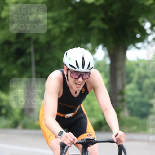 15.06.2025 - 7 Türme Triathlon Yannick Fuchs http://msf.ph/oto/8055431 15.06.2025 10:06:10 Radfahren  meine-sportfotos.de