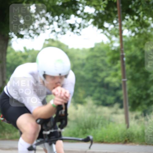 15.06.2025 - 7 Türme Triathlon Yannick Fuchs http://msf.ph/oto/8055465 15.06.2025 10:53:25 Radfahren  meine-sportfotos.de