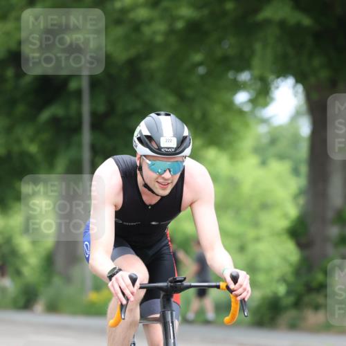 15.06.2025 - 7 Türme Triathlon Yannick Fuchs http://msf.ph/oto/8055493 15.06.2025 11:02:06 Radfahren 222 meine-sportfotos.de