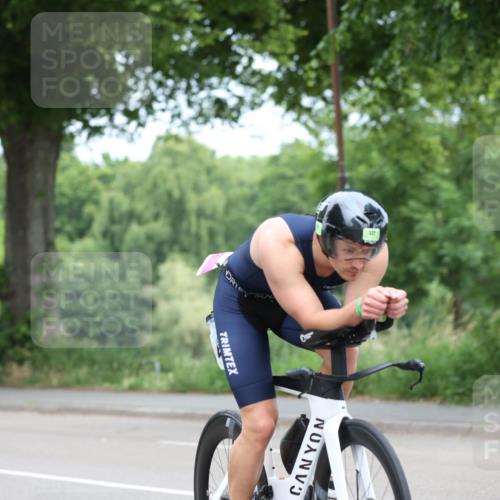 15.06.2025 - 7 Türme Triathlon Yannick Fuchs http://msf.ph/oto/8055515 15.06.2025 11:03:14 Radfahren  meine-sportfotos.de