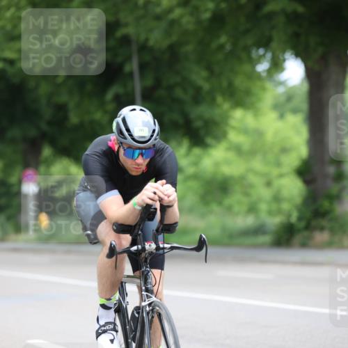 15.06.2025 - 7 Türme Triathlon Yannick Fuchs http://msf.ph/oto/8055619 15.06.2025 11:09:06 Radfahren  meine-sportfotos.de