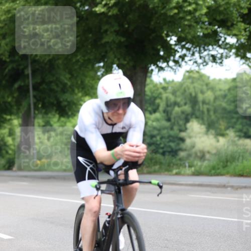 15.06.2025 - 7 Türme Triathlon Yannick Fuchs http://msf.ph/oto/8055630 15.06.2025 11:09:17 Radfahren  meine-sportfotos.de