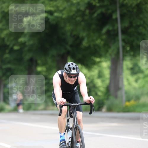 15.06.2025 - 7 Türme Triathlon Yannick Fuchs http://msf.ph/oto/8055635 15.06.2025 11:09:25 Radfahren  meine-sportfotos.de