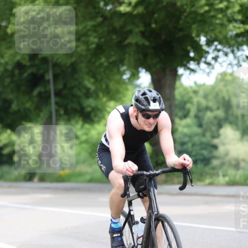 15.06.2025 - 7 Türme Triathlon Yannick Fuchs http://msf.ph/oto/8055638 15.06.2025 11:09:25 Radfahren 200 meine-sportfotos.de